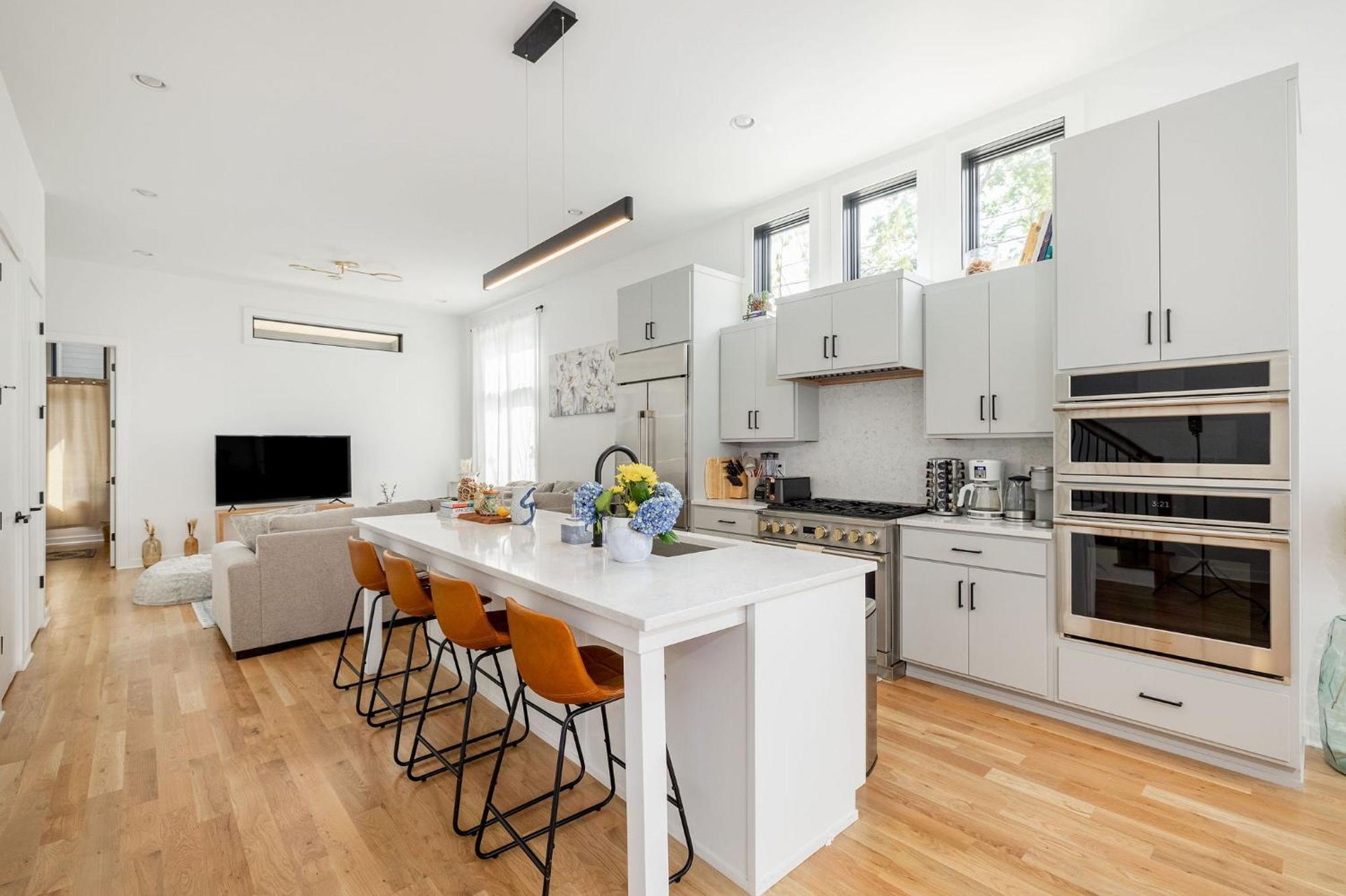 Casa de Férias Extra Spacious 4 Bed / 4.5 Bath Music Row *