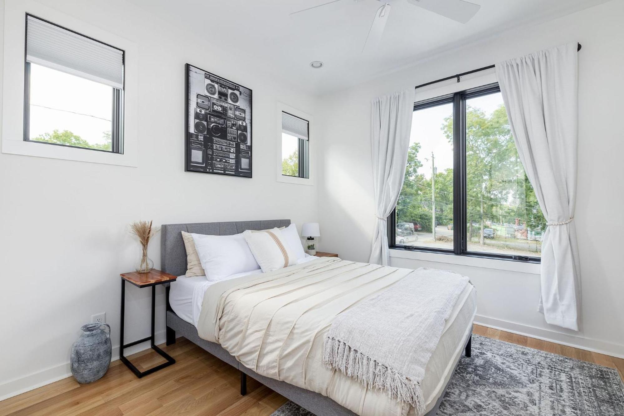 Casa de Férias Extra Spacious 4 Bed / 4.5 Bath Music Row