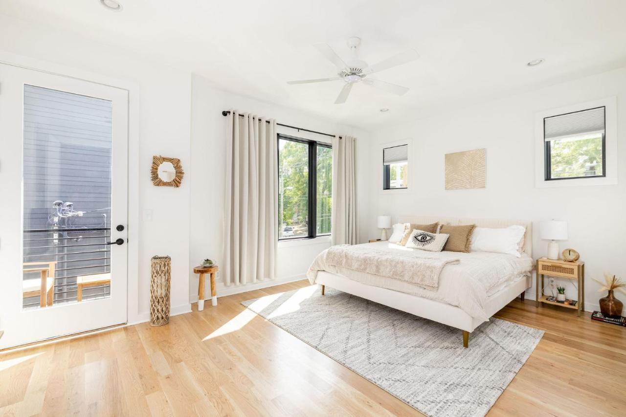Extra Spacious 4 Bed / 4.5 Bath Music Row Ferienhaus *